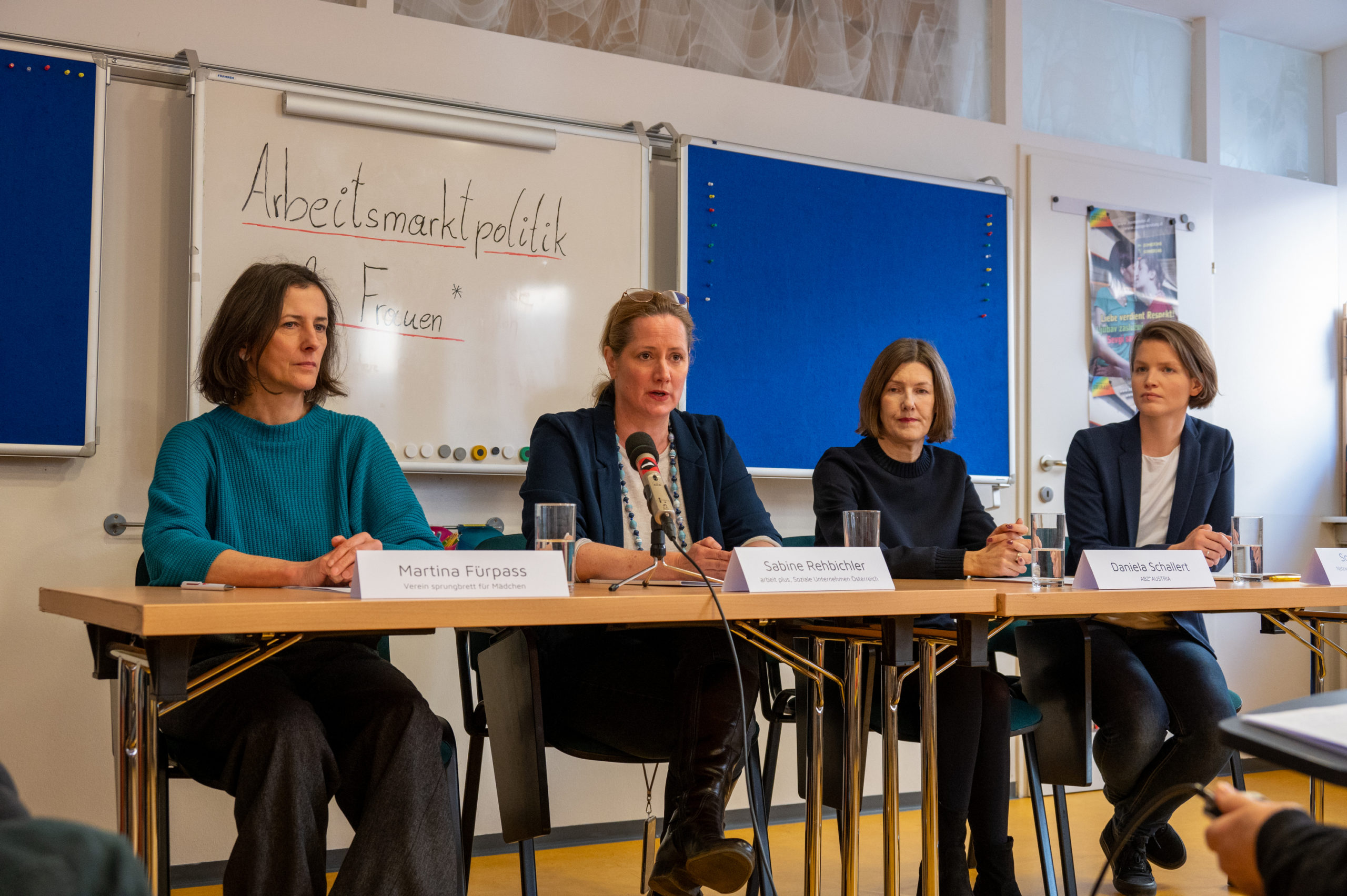 Pressegespräch Arbeitsmarktpolitik für Frauen